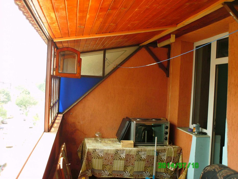 Дава се под наем Двустаен апартамент в Варна, Цветен квартал - 48 кв.м за 153 € - Снимка #1