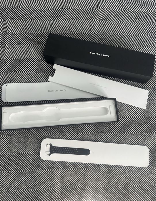 Продам Apple watch 2 Nike+