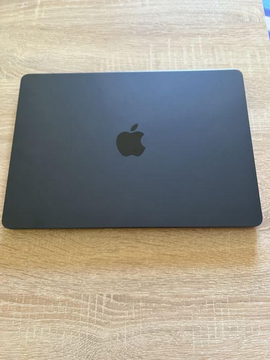 MacBook Air 13” M2; 24GB RAM; 1TB SSD; 100% Battery Health