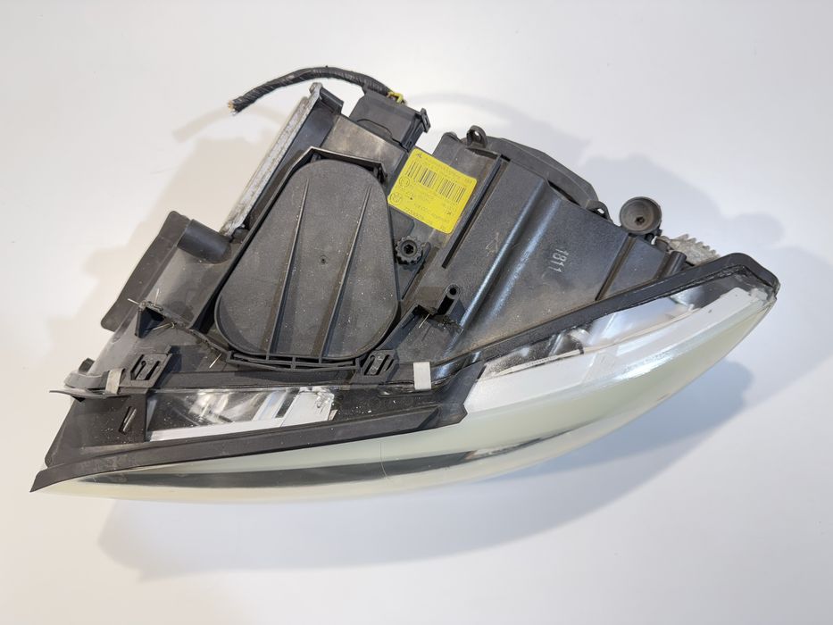 Продаваме фейслифт ляв фар за БМВ Е92 Е93/BMW E92 E93