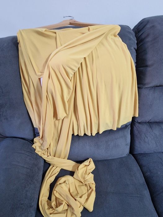 Rochie care se poate face in mai multe feluri