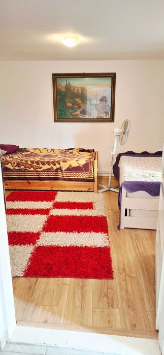 Închiriez Căsuță în curte cu 2 camere