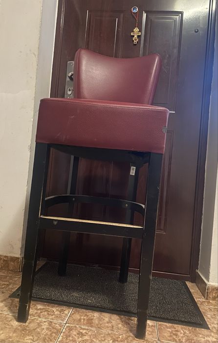 Scaune înalte pentru bar