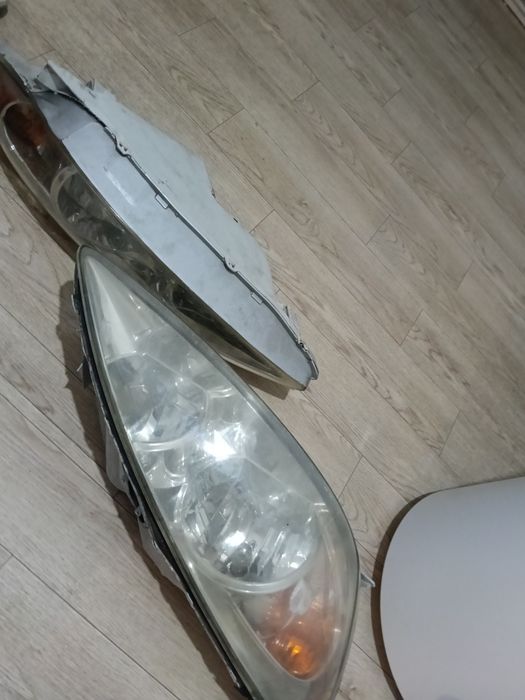 Продам фары на camry 30