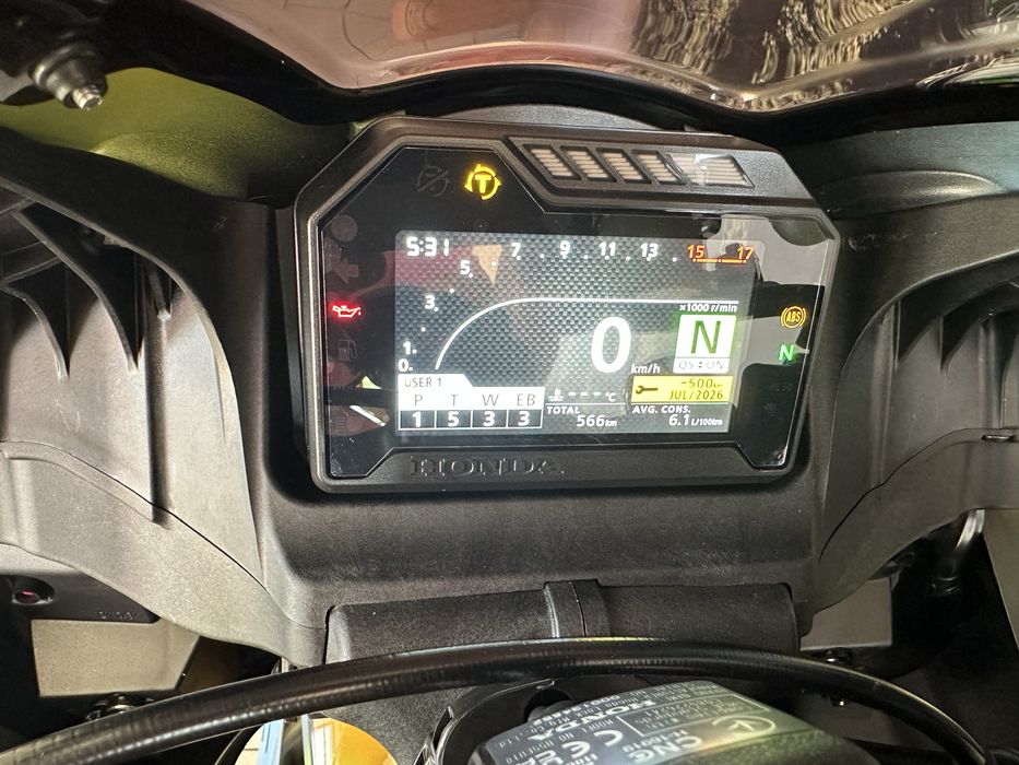 Honda CBR600RR 2025 vopsea custom unica 550km! in urcare usoara!