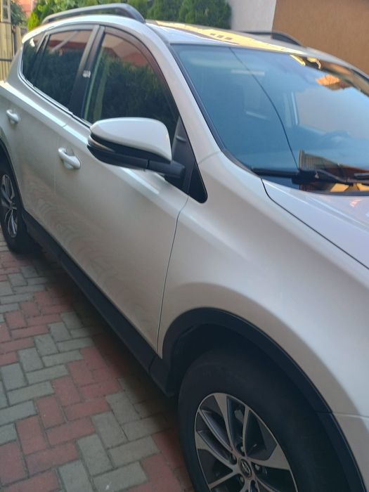 Vând Toyota RAV4