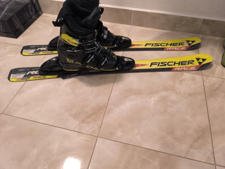 Clăpari Fischer mărimea 34 / 35 – în stare foarte bună