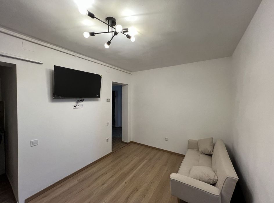 Inchiriez Apartament 3 camere Lacul lui Binder Zona buna Tineretului