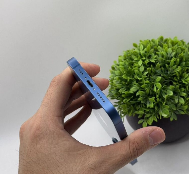 iPhone 13 128Gb с гарантией