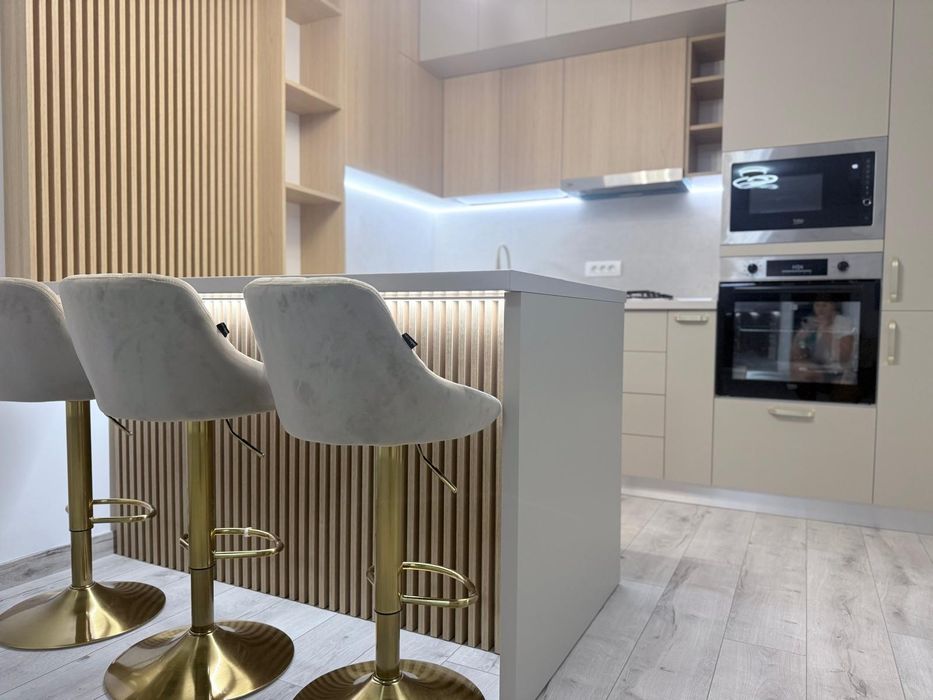 Închiriez apartament