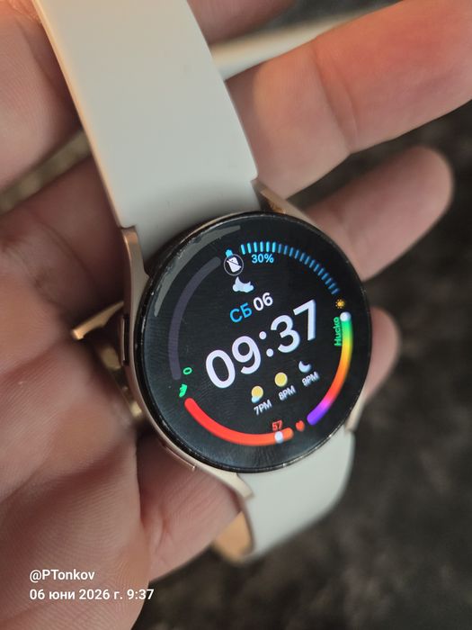 Продавам Samsung  Watch 4