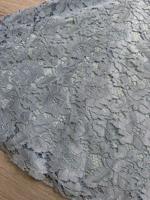 Светло синя дантелена рокля