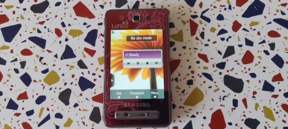 Telefon Samsung F 480 Tocco, ediția La Fleur