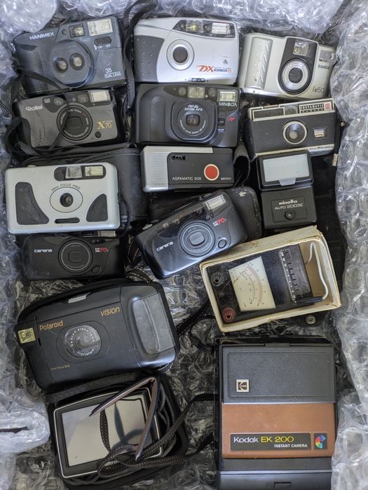 ГОЛЯМ ЛОТ Фотоапарати Canon EOS, Minolta, Olympus, Konica, Polaroid + Обективи Sigma, Canon, Minolta