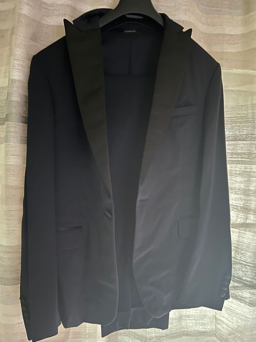 Церемониален костюм