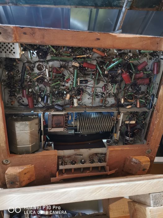 Стар телевизор Опера