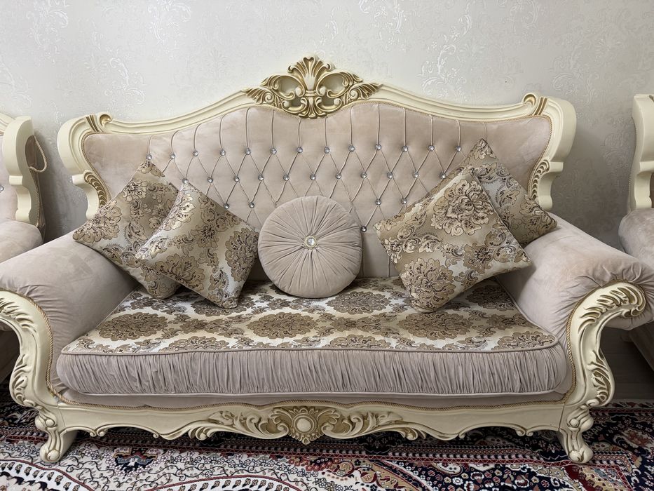 Продам диван и 2 кресла