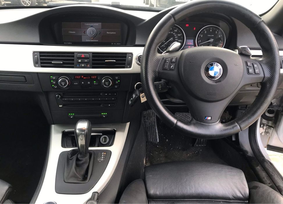 Dezmembrez BMW 335i E93 M-Pack doar 84.000 miles ,NAVI mare,Recaro