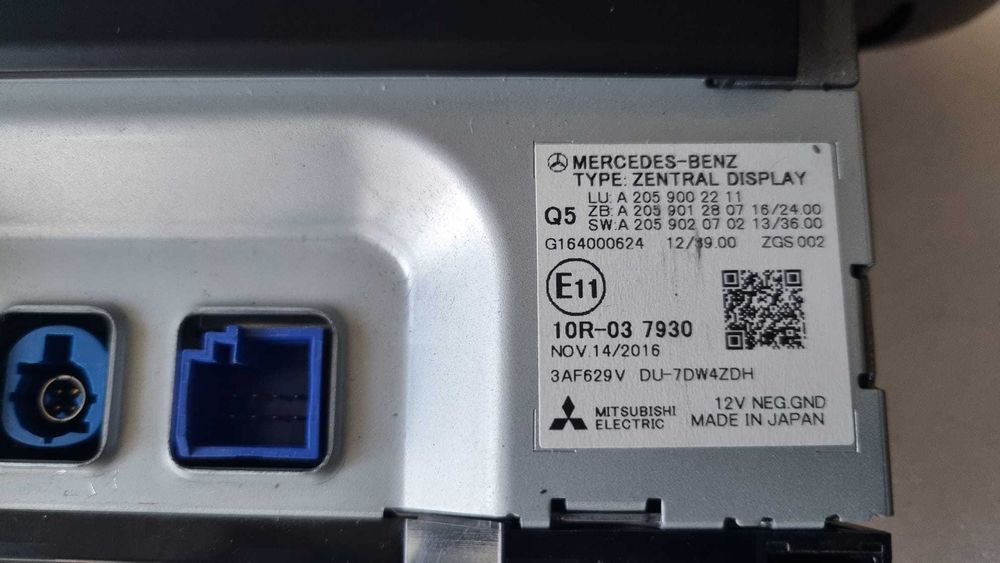 Display mare navigatie Mercedes Benz impecabila