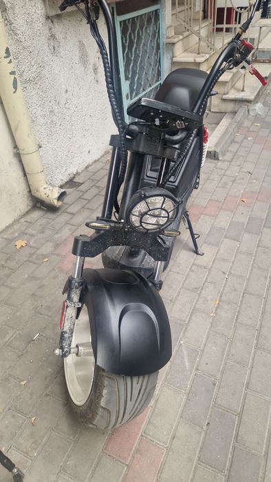 Електрически скутер тип чопър