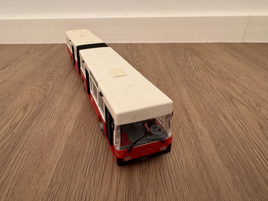 Autobuz si troleu