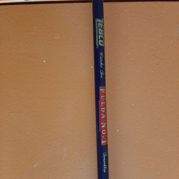 Комплект въдица и макара за риболов.