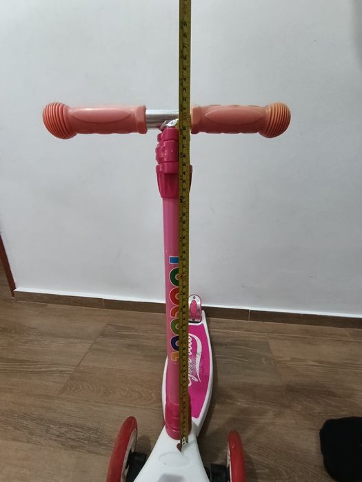 Vând trotinetă fete