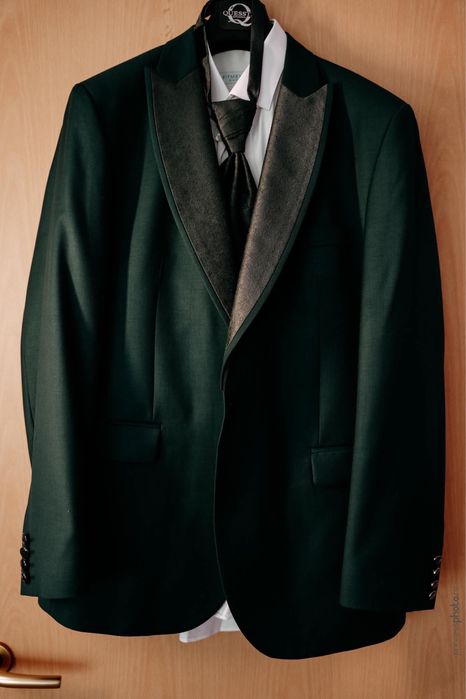 Costum verde inchis barbati
