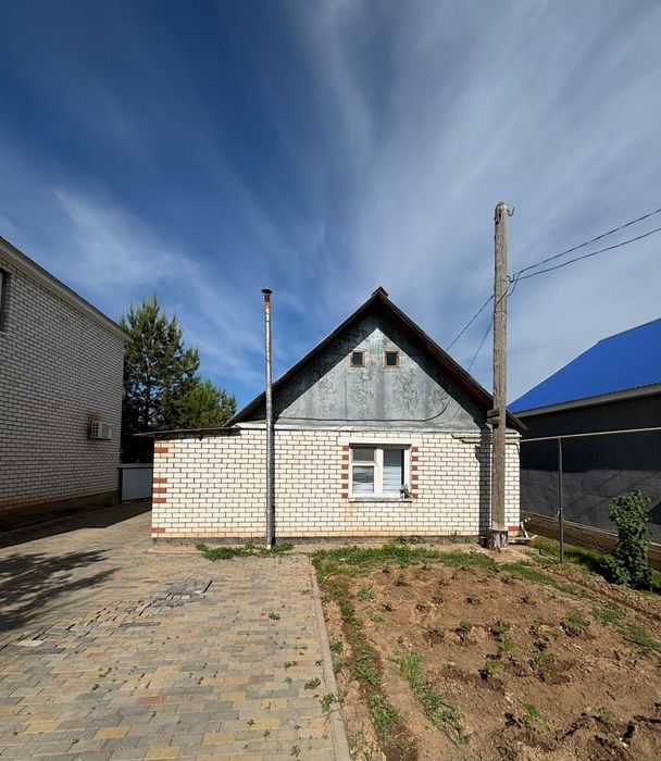 Во дворе 2дома.старый Аэропорт