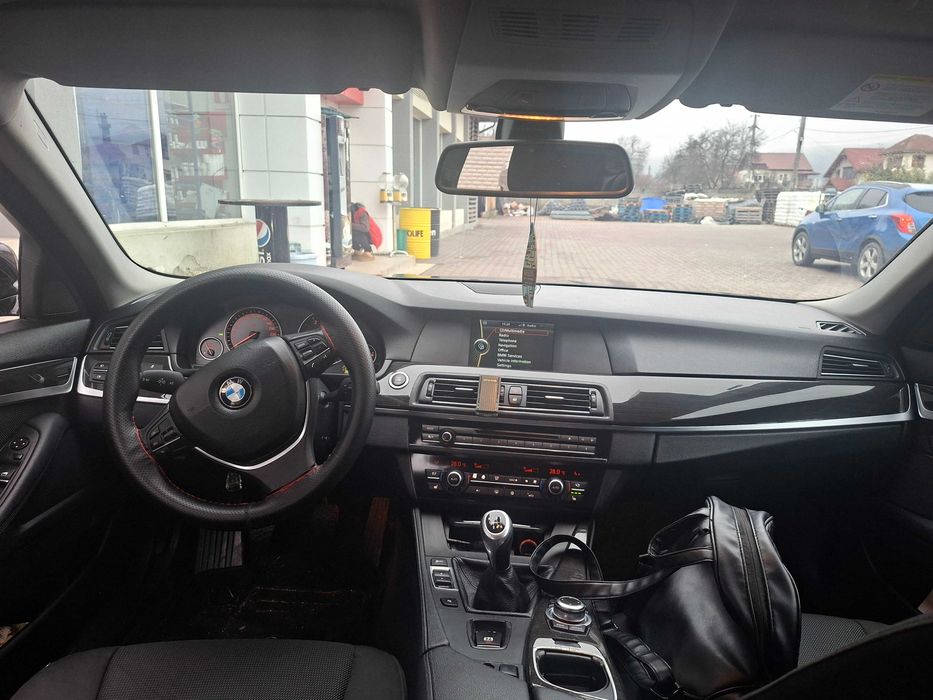 Vînd Bmw f11 530