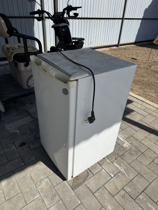 Холодильник маленкий