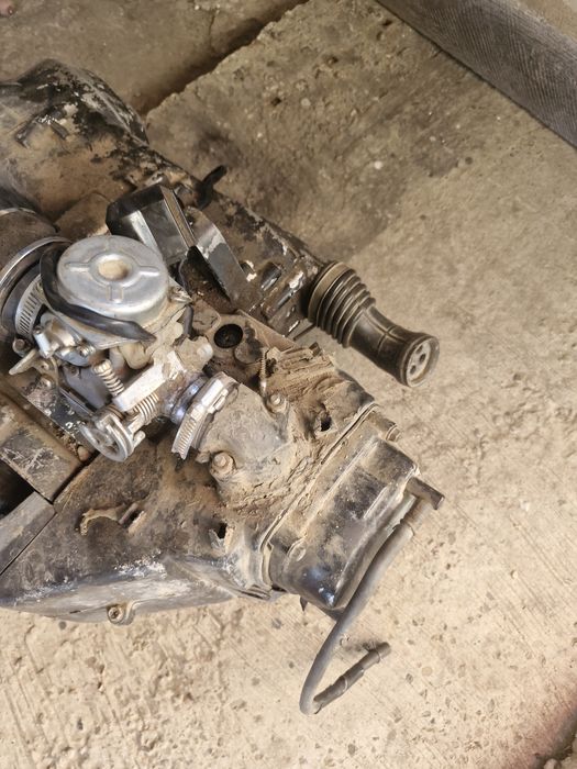 Vând motor de 150cc