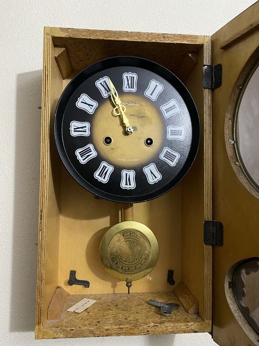 Ceas perete cu pendul