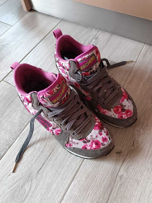 Маратонки със скрита подметка Skechers