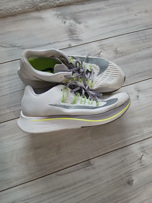 Маратонки найк дамски