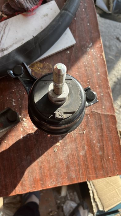 Опора двигателя Камри 45