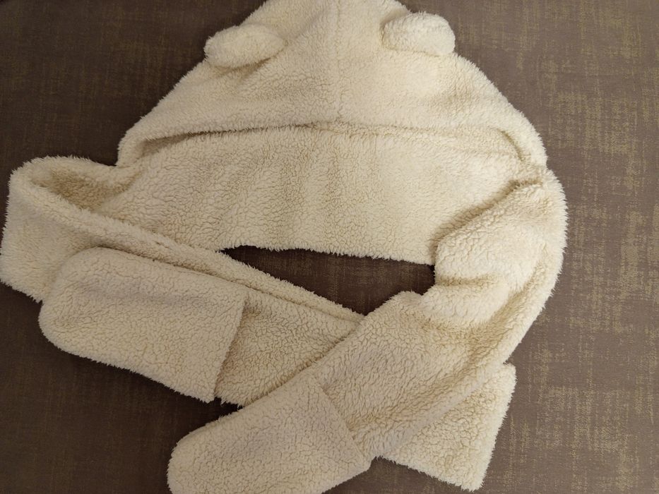 Продам шапки детские