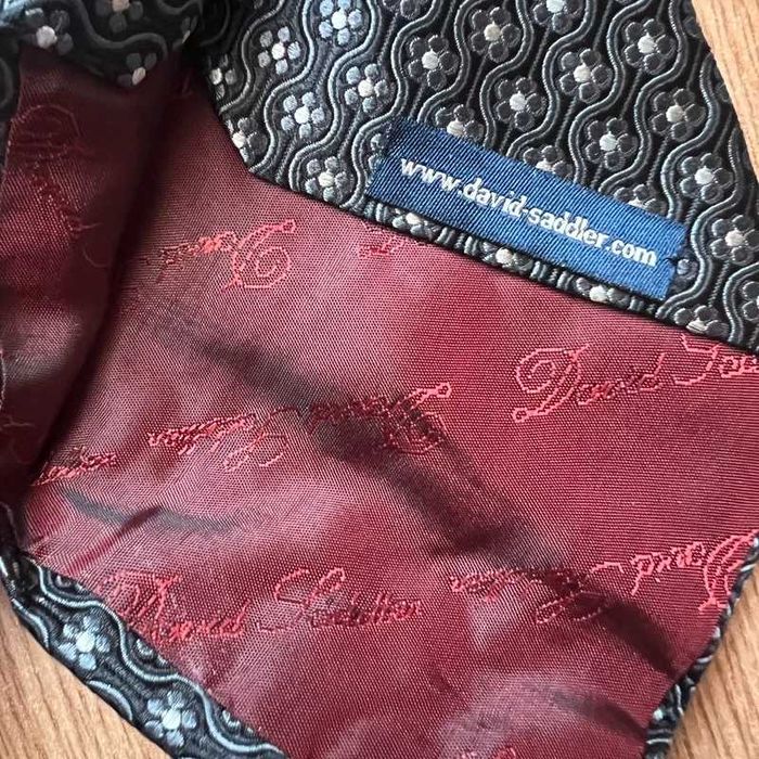 Cravata David Saddler 100% matase brodata Made in Italy negru cu flori