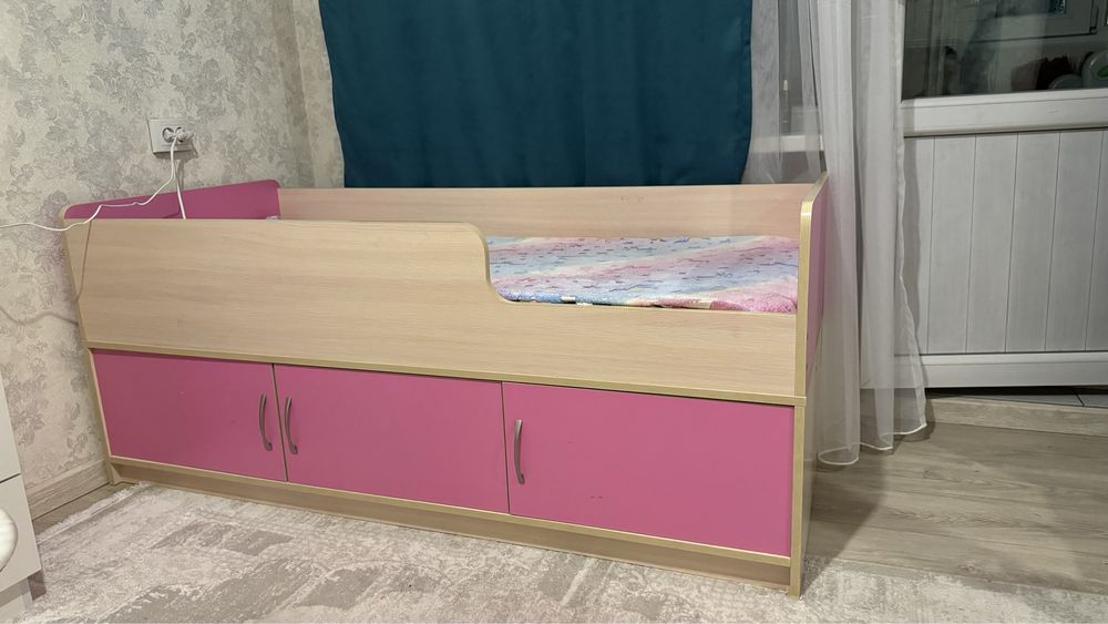 Продам кровать для девочки