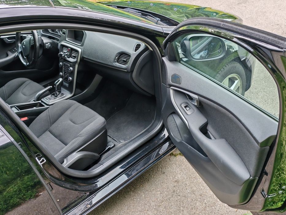 2017г Volvo V40 Автоматик 120кс