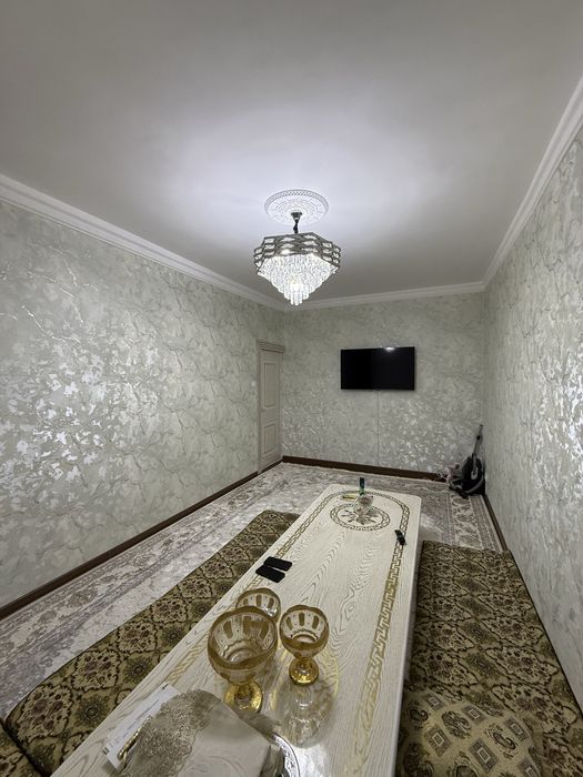 Бухоро шахар 5 микрораён а/сомийдан 3 хонали хамма жихозлари колади