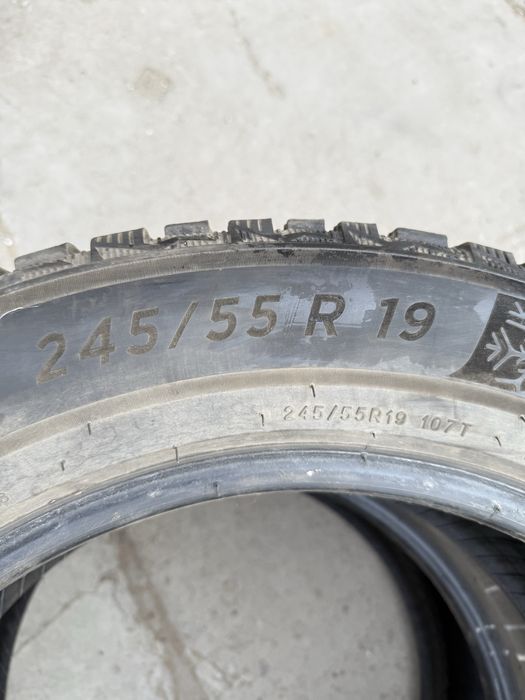 Продам Две резины на 245/55R19