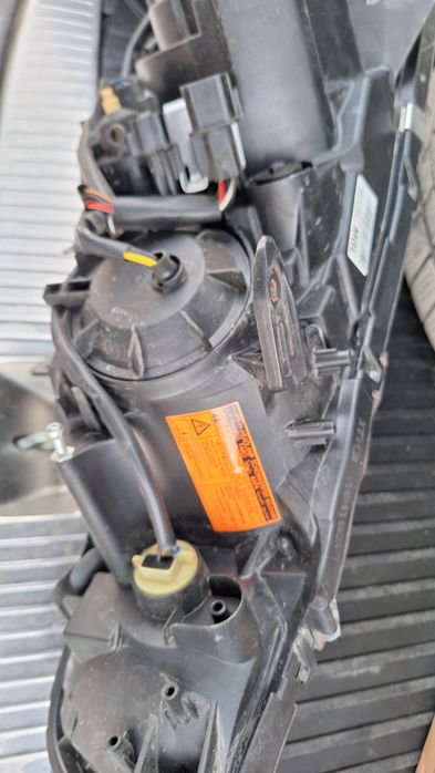 Xenon фар митсубиши лансър 2007-