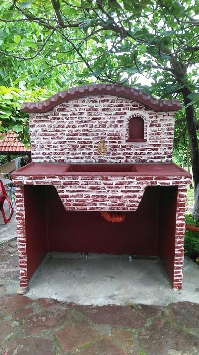 Градински чешми и барбекюта от бетон.