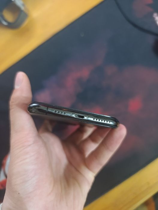 Vând iPhone 11 Pro Max sau schimb cu model mai nou