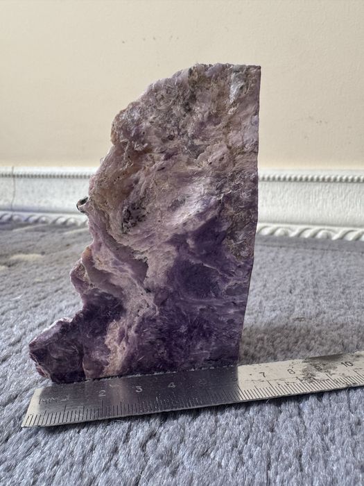 Чароит камень  красивый