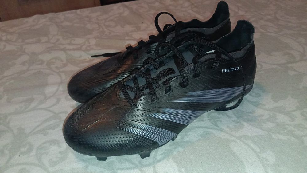 Ghete Adidas Predator pro negre mărimea 39 ⅓