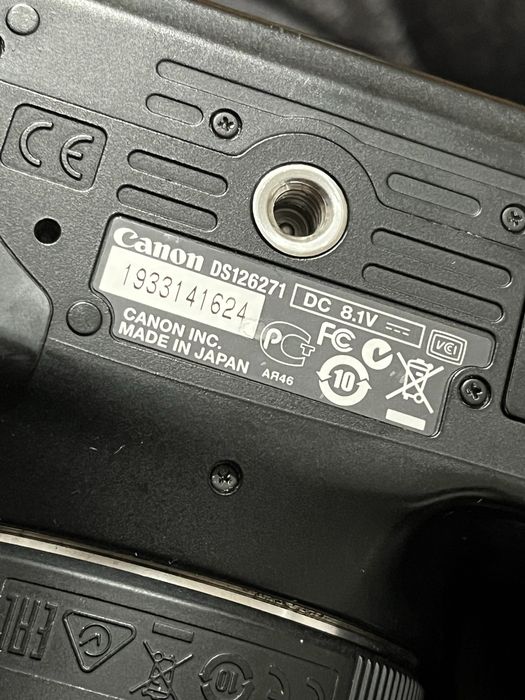 Фотоапарат Canon Eos 550D комплект със чанта и статив