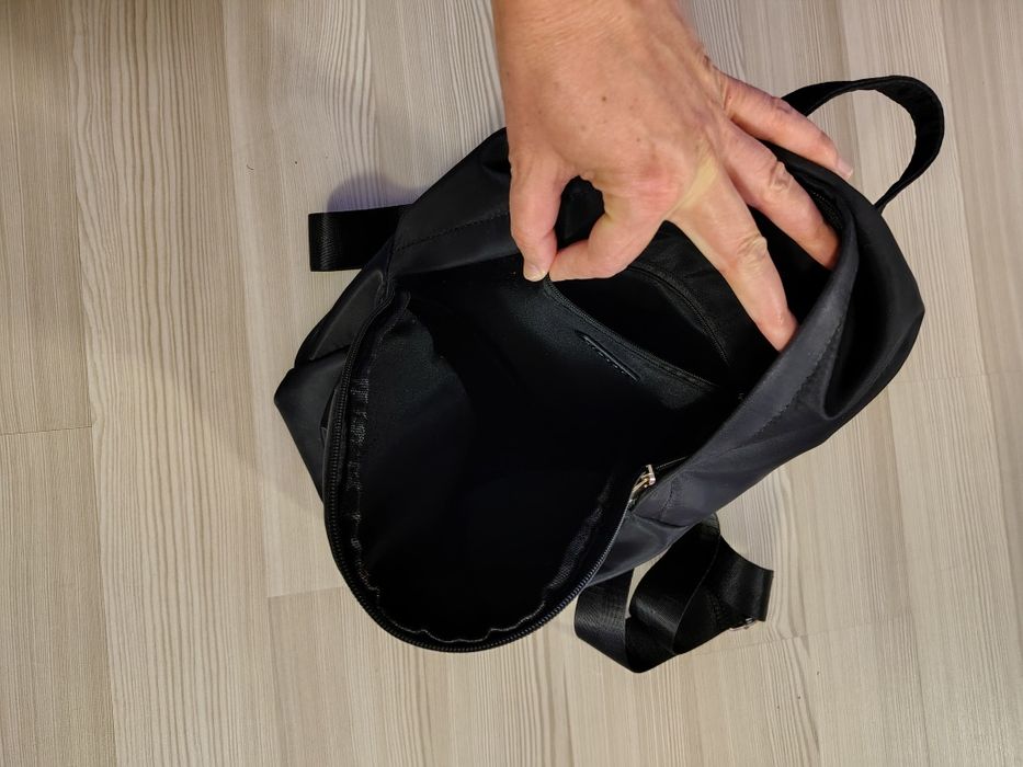 Rucsacel negru unisex