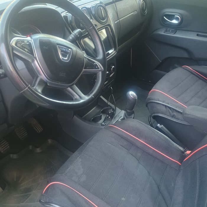 Vind Dacia lodgi 1.6 benzina+GPL din fabrica an fabricație 2019